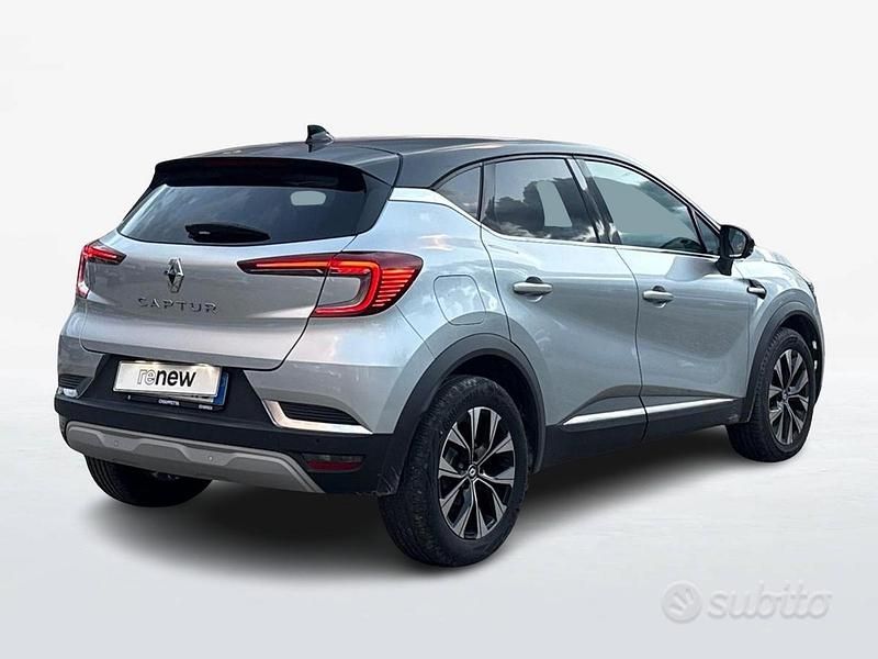 Usata Renault Captur Techno 91 CV (66 kW) 2023 Grigio magnete + nero etoilé SUV