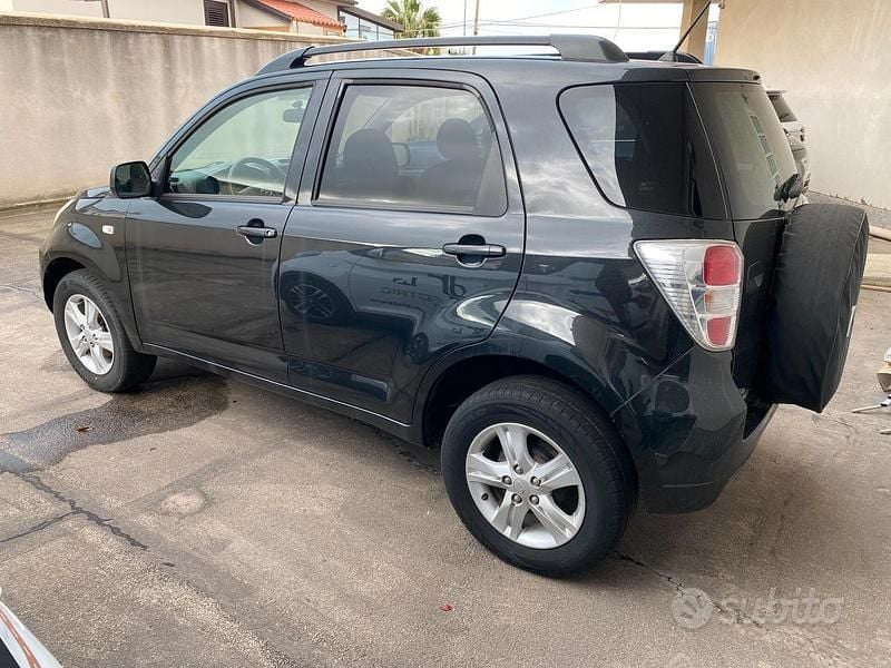 Usata Daihatsu Terios 101 CV (74 kW) 2012 Nero SUV