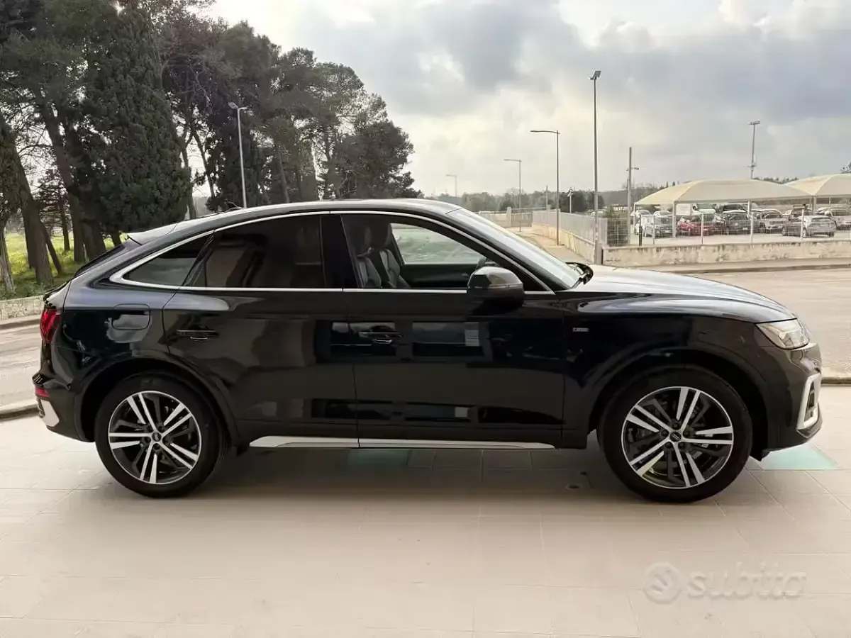 Begagnad Audi Q5 Sportback Ambiente 204 HK (150 kW) 2023 Svart SUV