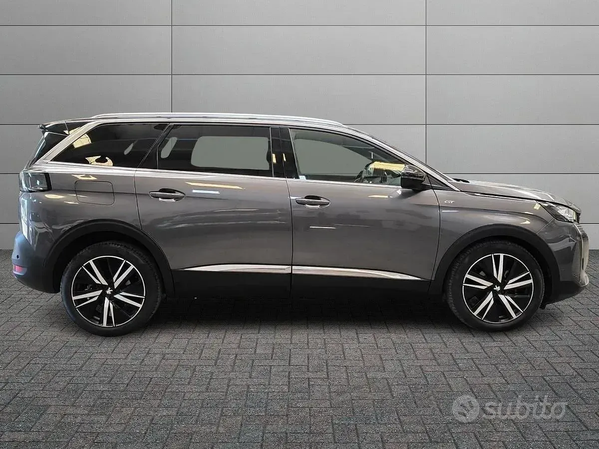 Usata Peugeot 5008 GT 131 CV (96 kW) 2022 Grigio SUV