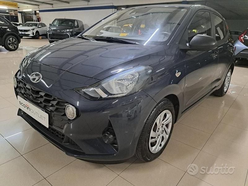 Usata Hyundai i10 Advanced 67 CV (49 kW) 2021 Gray Utilitaria