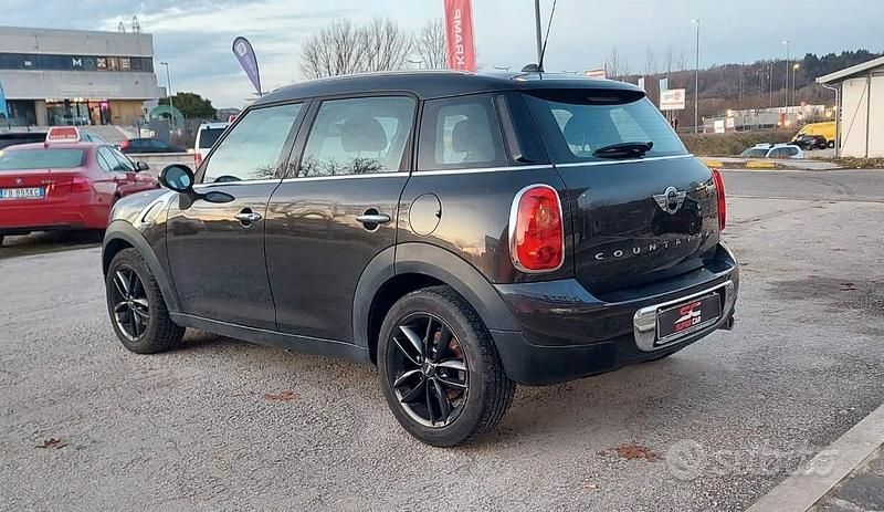Usata Mini Cooper D Countryman 142 CV (104 kW) 2016 Grigio SUV