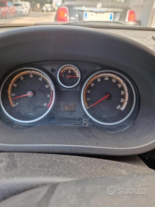 Usata Opel Corsa 80 CV (58 kW) 2010 Grigio Berlina