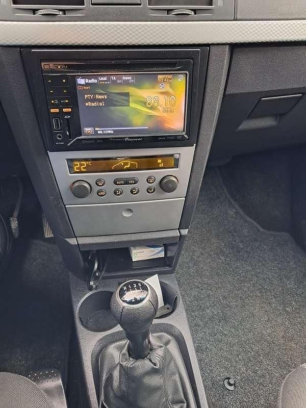 Usata Opel Meriva Cosmo 75 CV (55 kW) 2006 Argento Monovolume