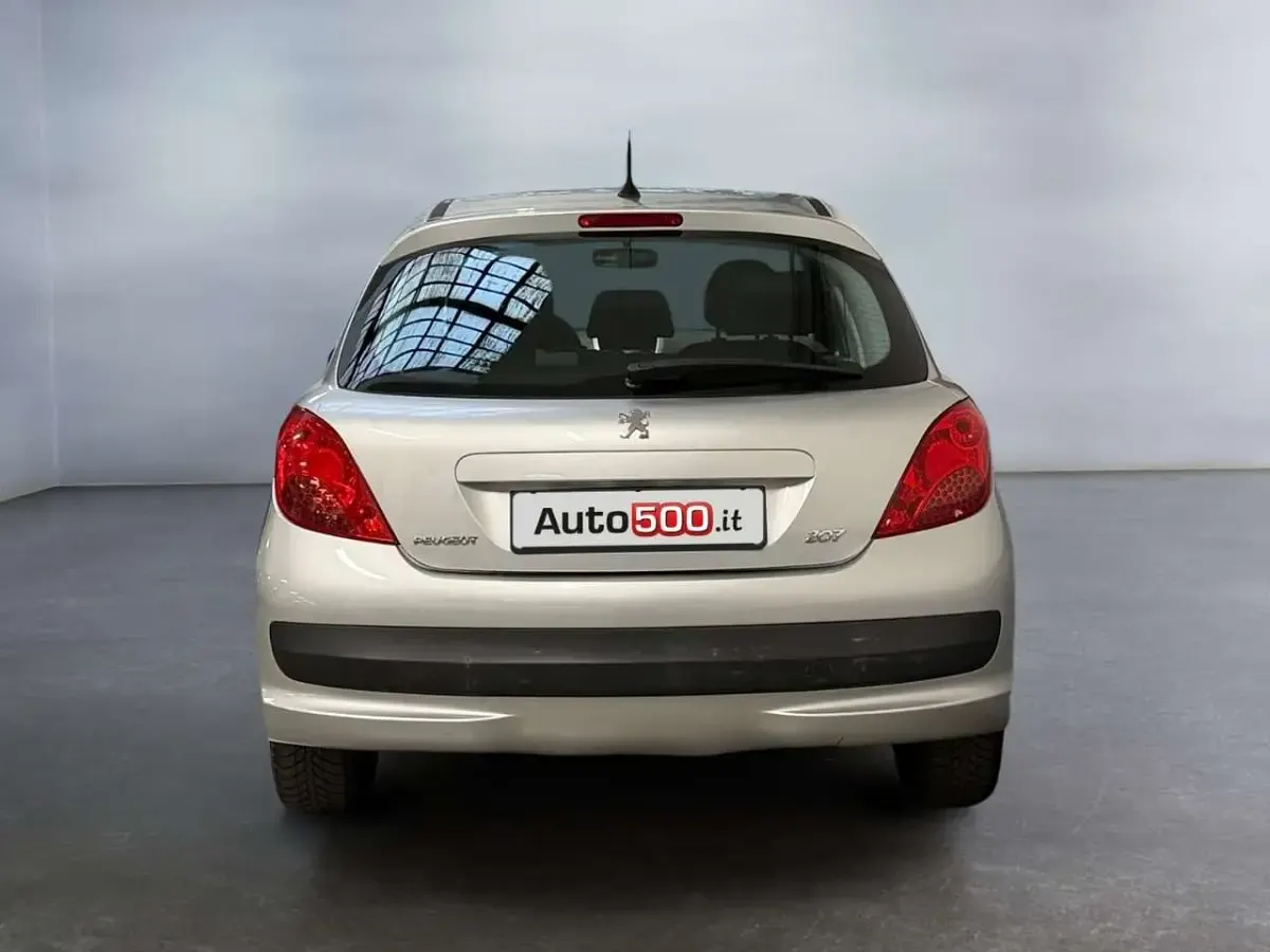 Usata Peugeot 207 73 CV (53 kW) 2009 Argento Berlina