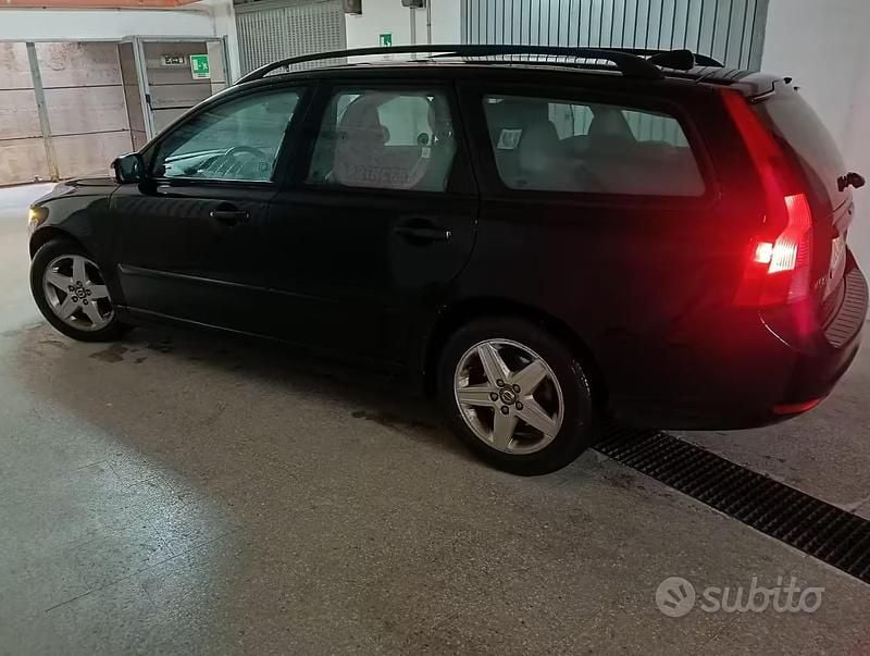 Usata Volvo V50 Kinetic 136 CV (100 kW) 2008 Nero Station wagon