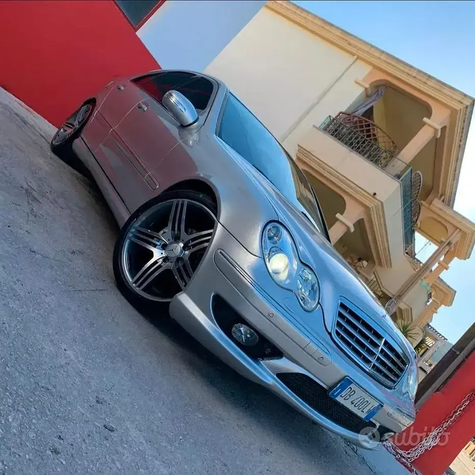Usata Mercedes C220 Sport Edition 150 CV (110 kW) 2006 Grigio Berlina