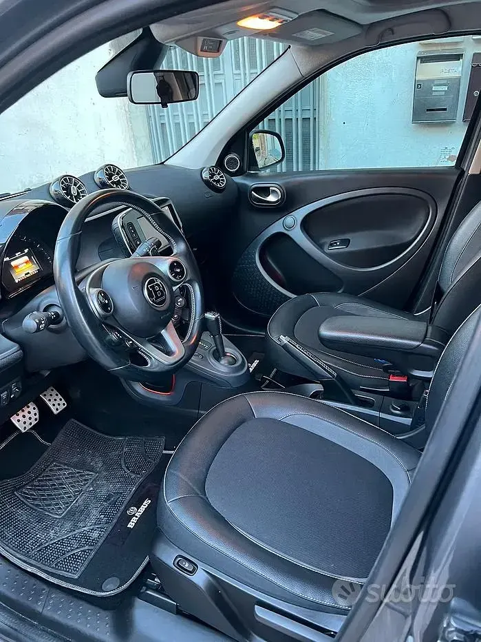 Begagnad Smart ForFour 2016 Grå Halvkombi