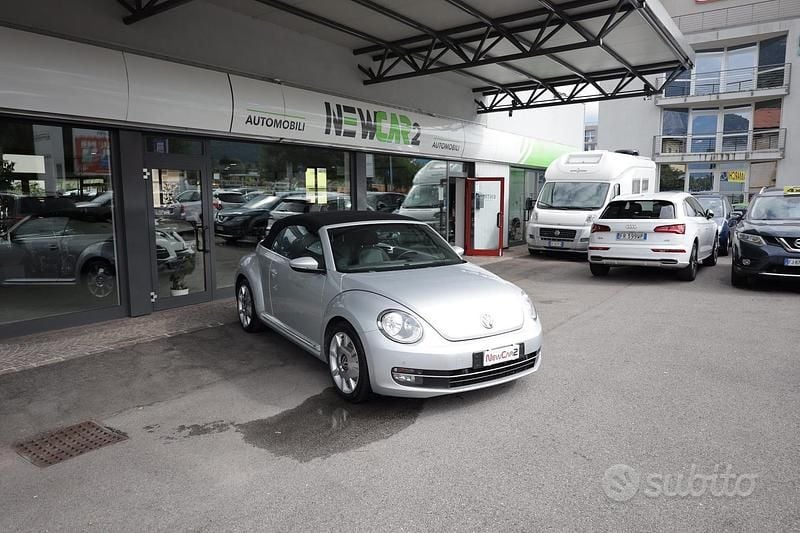 Usata VW Beetle Cabriolet Design 105 CV (77 kW) 2014 Grigio Cabrio