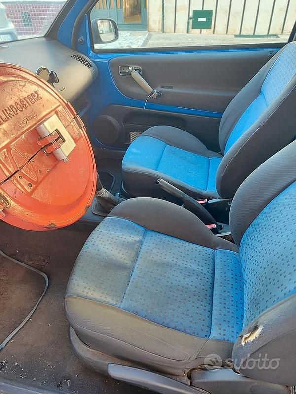 Usata VW Lupo 50 CV (36 kW) 1998 Blu Utilitaria