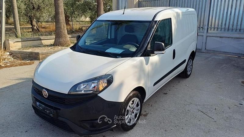 Usata Fiat Doblò 95 CV (69 kW) 2020 Bianco Monovolume