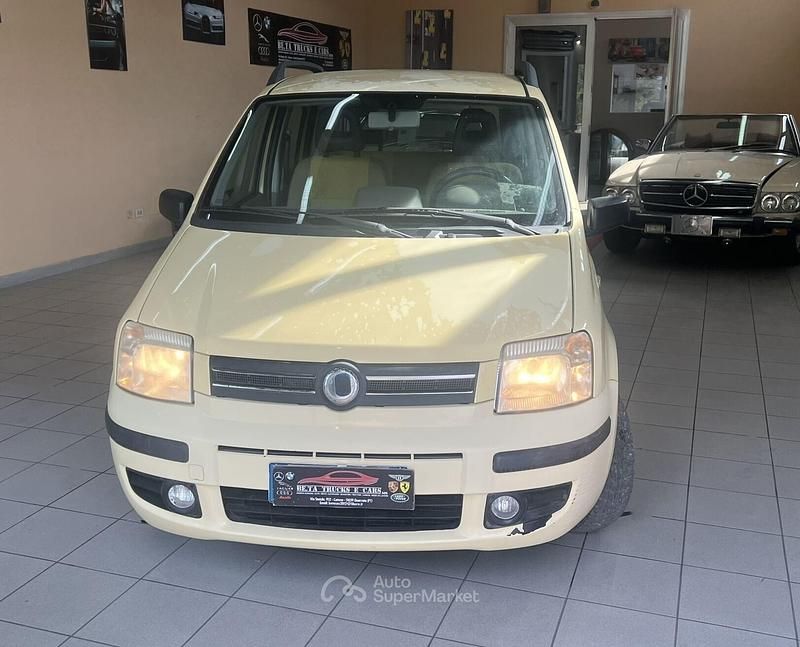 Usata Fiat Panda Dynamic 60 CV (44 kW) 2004 Giallo Utilitaria