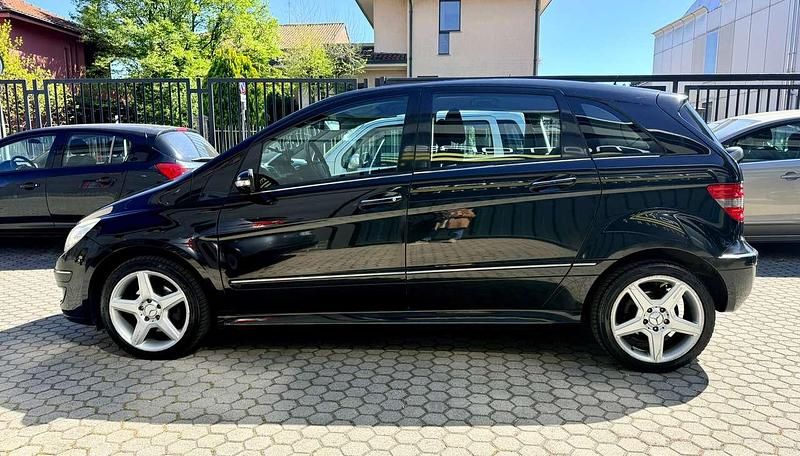 Usata Mercedes B180 109 CV (80 kW) 2007 Nero Monovolume