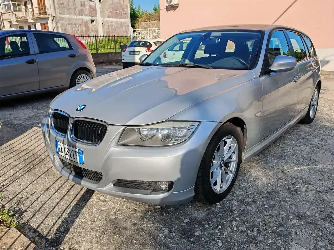 Usata BMW 320 Efficient Dynamics 184 CV (135 kW) 2011 Argento Station wagon