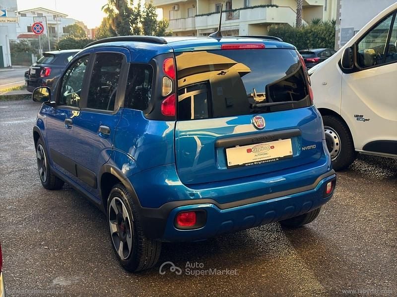 Usata Fiat Panda Cross Cross 69 CV (50 kW) 2024 Blu/azzurro Utilitaria