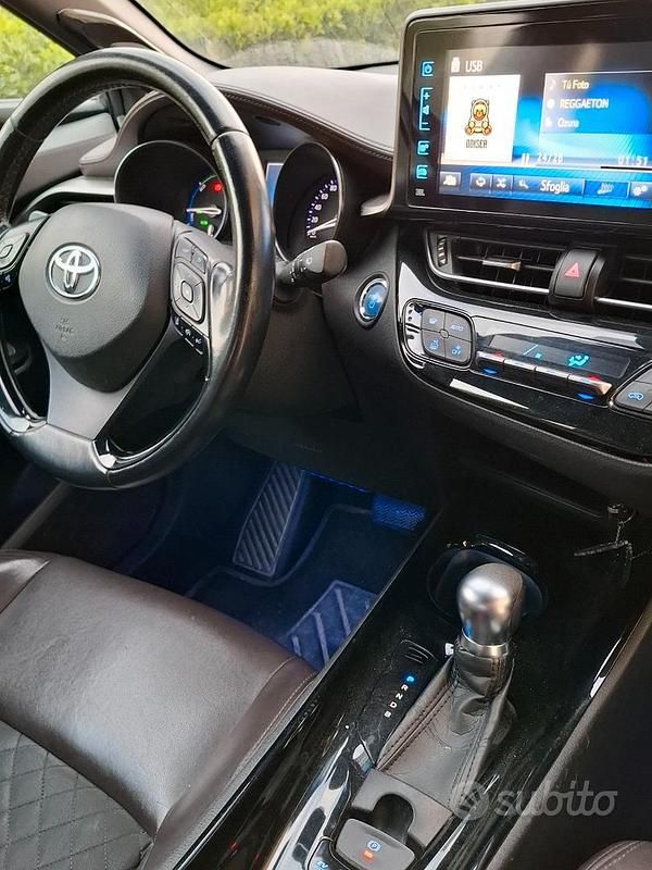 Usata Toyota C-HR 98 CV (72 kW) 2016 Nero SUV