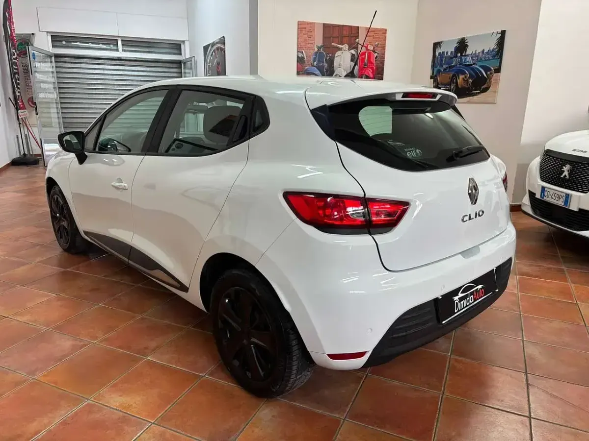 Usata Renault Clio IV Intens 75 CV (55 kW) 2019 Bianco Berlina