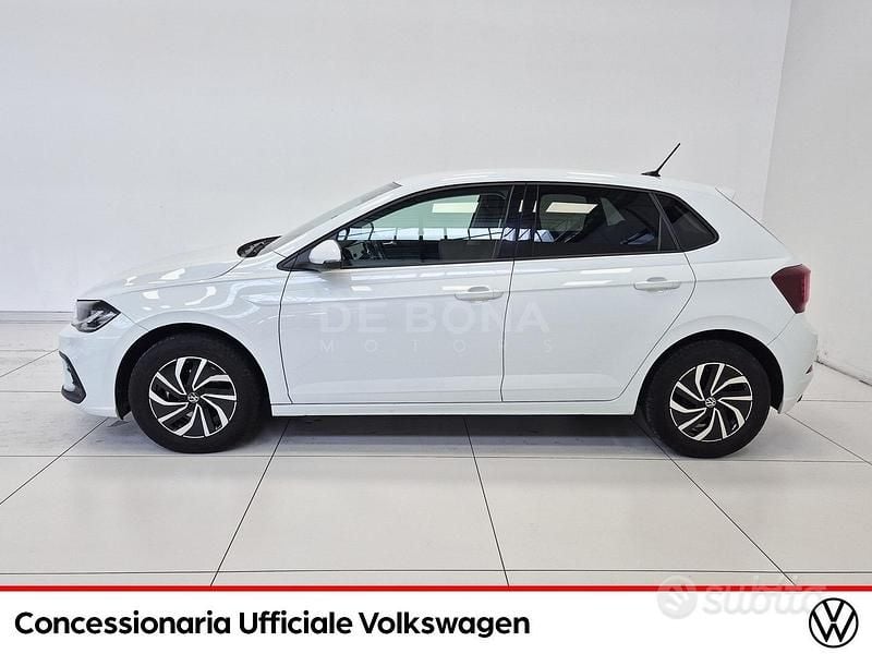 Begagnad VW Polo Life 95 HK (69 kW) 2023 Vit Halvkombi