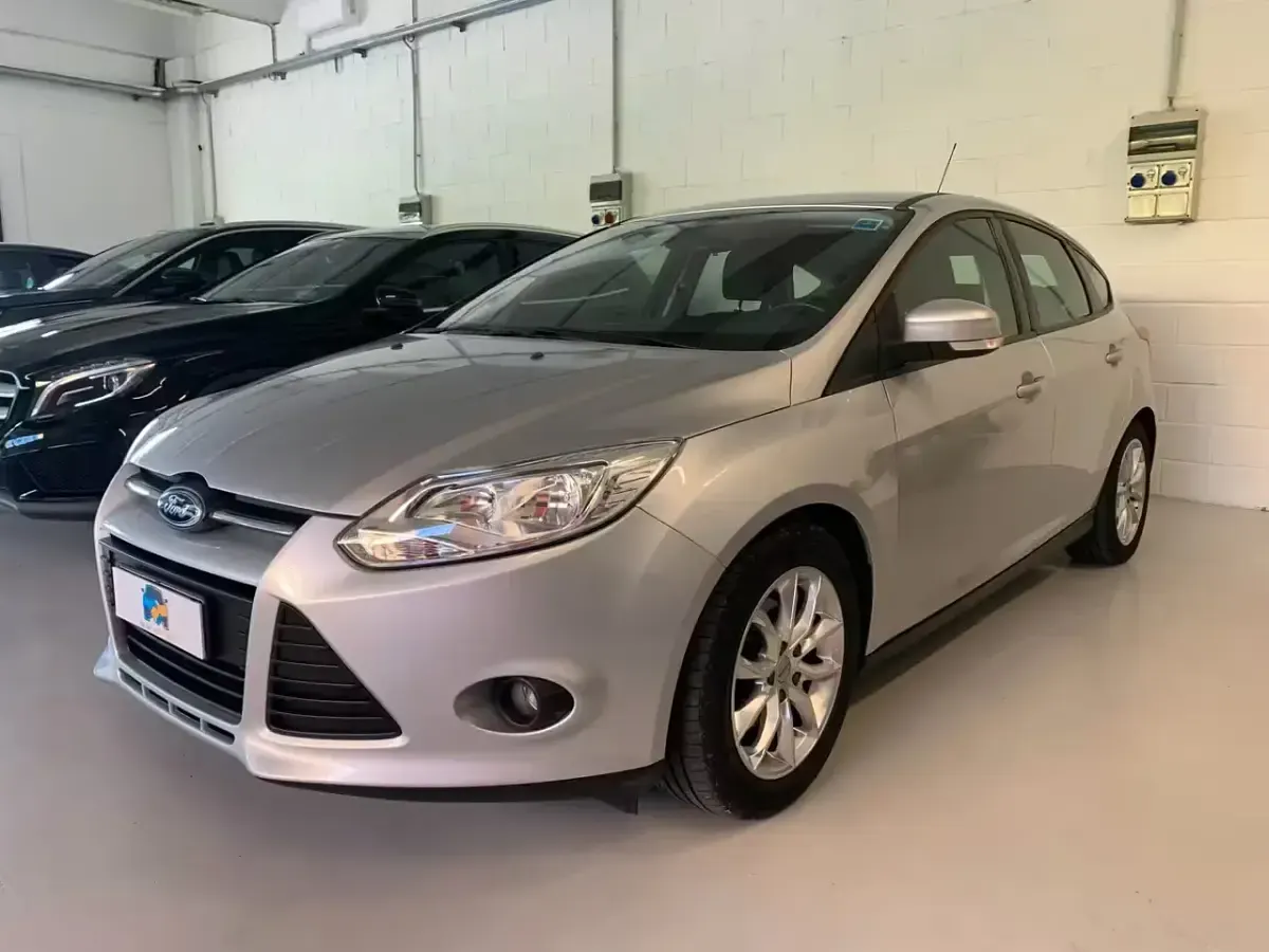 Usata Ford Focus S 101 CV (74 kW) 2013 Argento Berlina