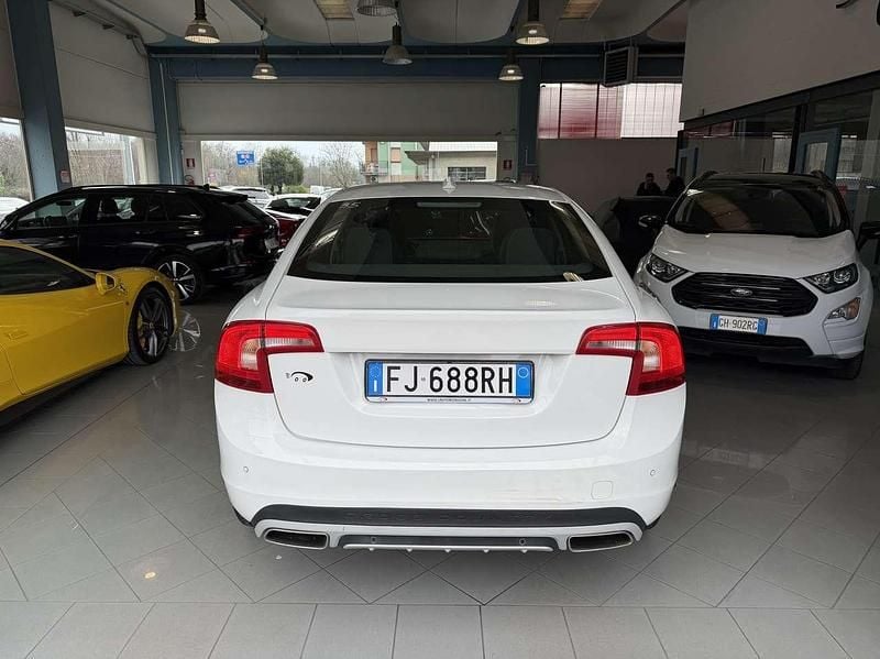 Usata Volvo S60 CC Momentum 150 CV (110 kW) 2017 Bianco Berlina