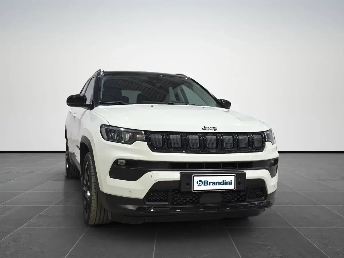 Usado Jeep Compass Night Eagle 131 CV (96 kW) 2022 Blanco SUV