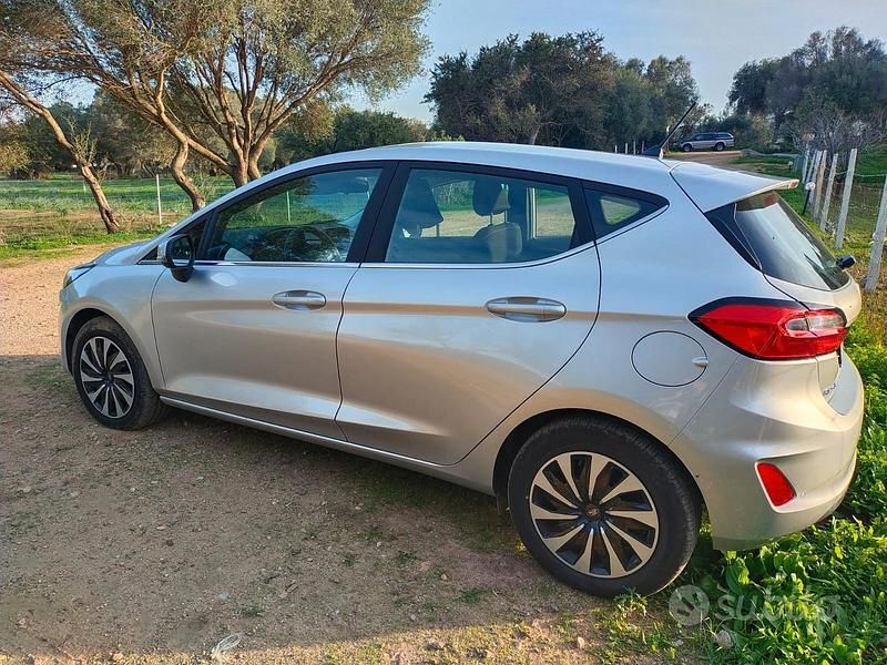 Usata Ford Fiesta 100 CV (73 kW) 2022 Grigio Utilitaria