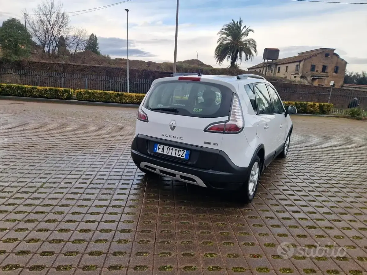 Usata Renault Scénic III XMOD 110 CV (80 kW) 2015 Bianco Monovolume