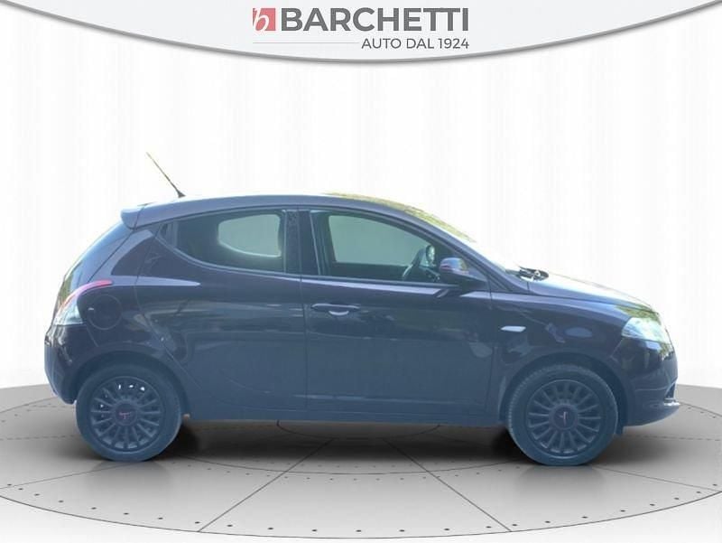 Usata Lancia Ypsilon 69 CV (50 kW) 2013 Viola Utilitaria