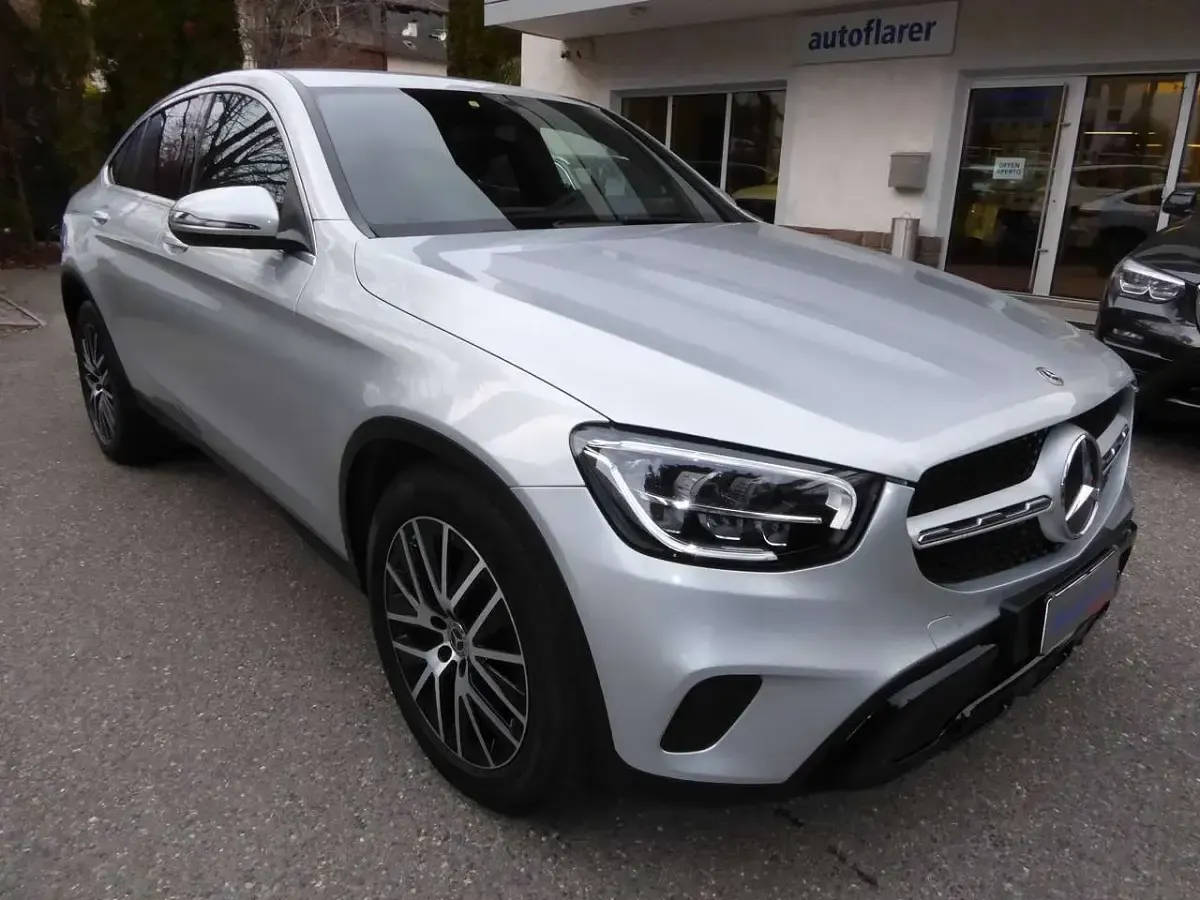 Usata Mercedes GLC300 Business 245 CV (180 kW) 2020 Argento SUV