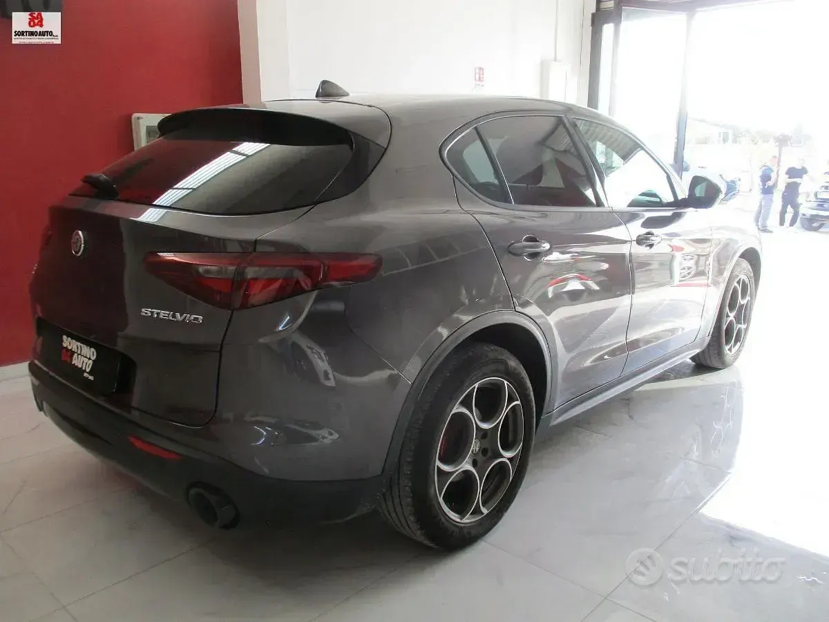 Usata Alfa Romeo Stelvio Executive 190 CV (139 kW) 2022 Grigio SUV