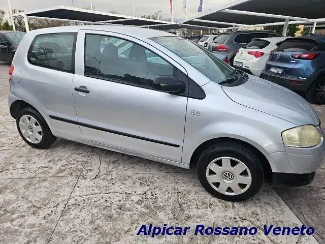 Usata VW Fox 54 CV (39 kW) 2007 Argento metallizzato Utilitaria