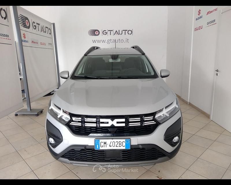 Usata Dacia Jogger Expression 101 CV (74 kW) 2023 Grigio met. Monovolume