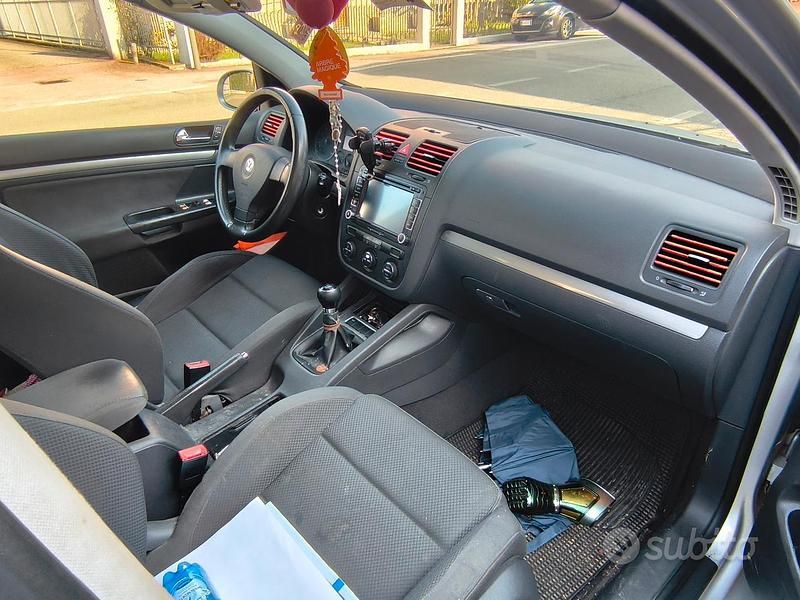 Usata VW Golf IV Sportline 116 CV (85 kW) 2004 Grigio Berlina