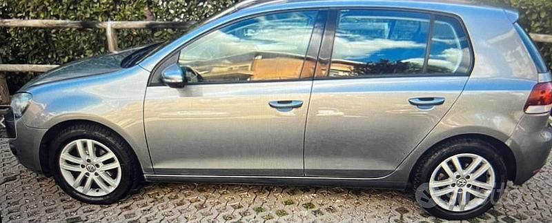 Grigio Usata 2010 VW Golf VI Due volumi | 4500 € (Ottimo prezzo) - Immagine 1/2