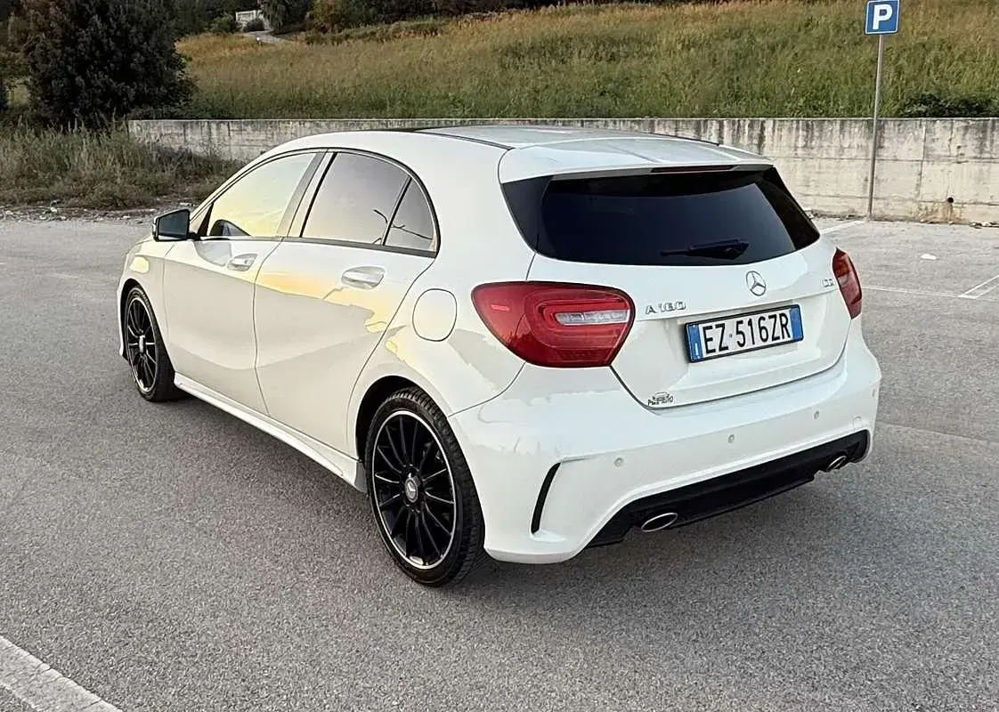 Usata Mercedes A180 Premium 109 CV (80 kW) 2015 Utilitaria