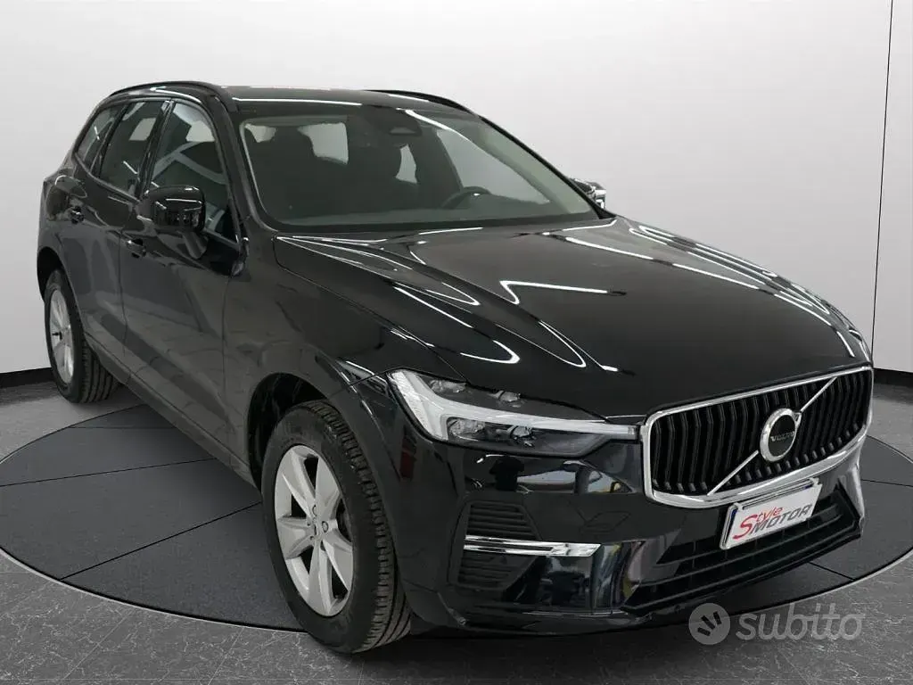 Usado Volvo XC60 Momentum 197 CV (144 kW) 2022 Negro SUV