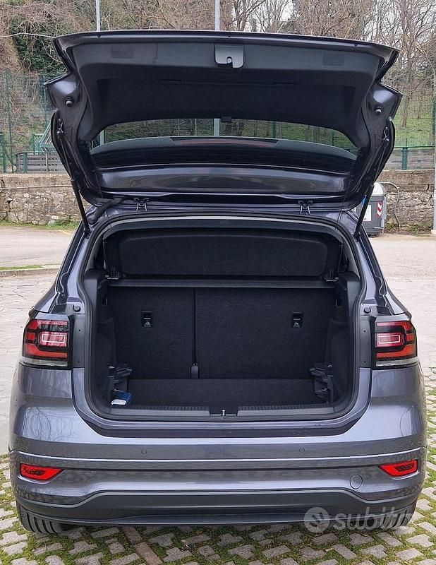 Usata VW T-Cross Sportline 95 CV (69 kW) 2022 Grigio SUV