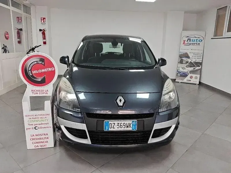Usata Renault Scénic Dynamique 110 CV (80 kW) 2010 Giallo Monovolume