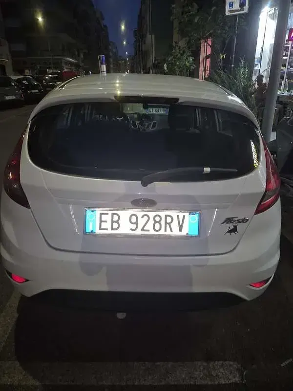 Usata Ford Fiesta 95 CV (69 kW) 2010 Berlina
