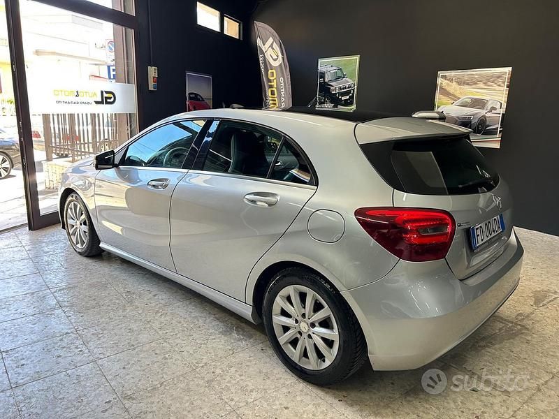 Usata Mercedes A180 Premium 109 CV (80 kW) 2016 Grigio Berlina