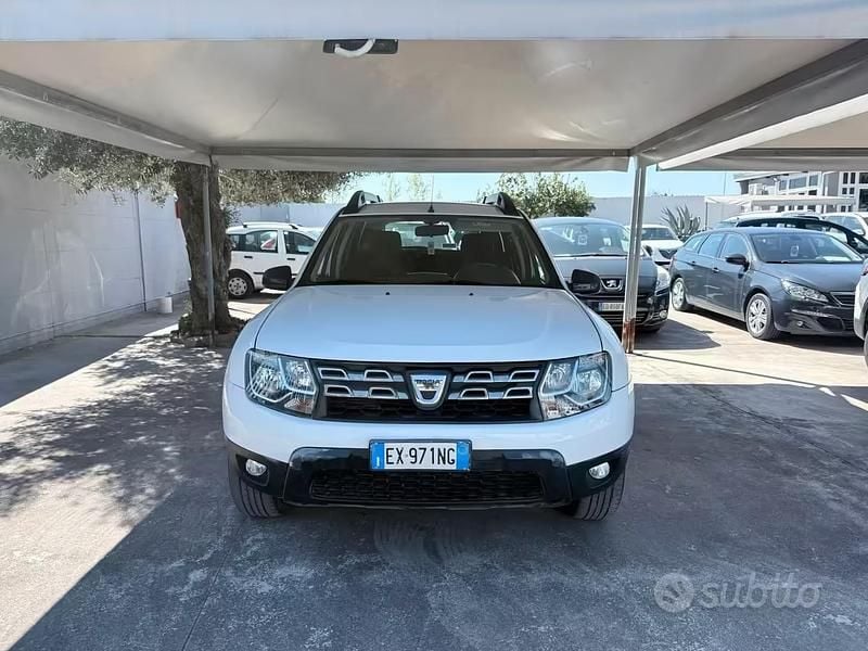 Usata Dacia Duster Lauréate 110 CV (80 kW) 2015 Bianco SUV