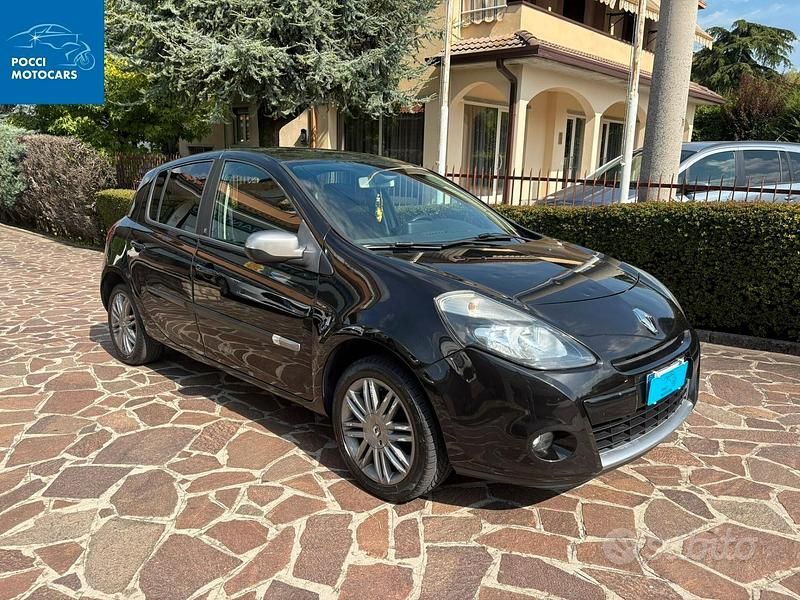 Usata Renault Clio II Luxe 101 CV (74 kW) 2010 Nero Berlina