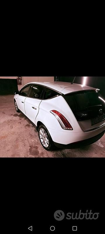 Usata Lancia Delta 120 CV (88 kW) 2009 Utilitaria