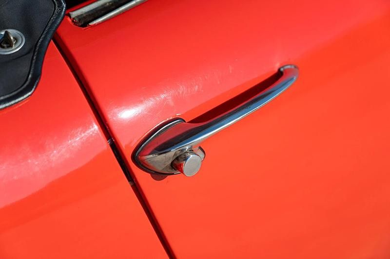 Usata Alfa Romeo Giulia Spider 89 CV (65 kW) 1964 Rosso Cabrio