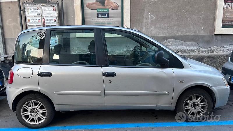 Usata Fiat Multipla 2005 Grigio Monovolume
