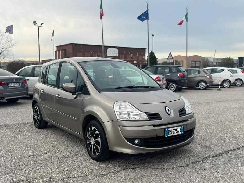 Usata Renault Modus Dynamique 106 CV (77 kW) 2008 Oro Monovolume