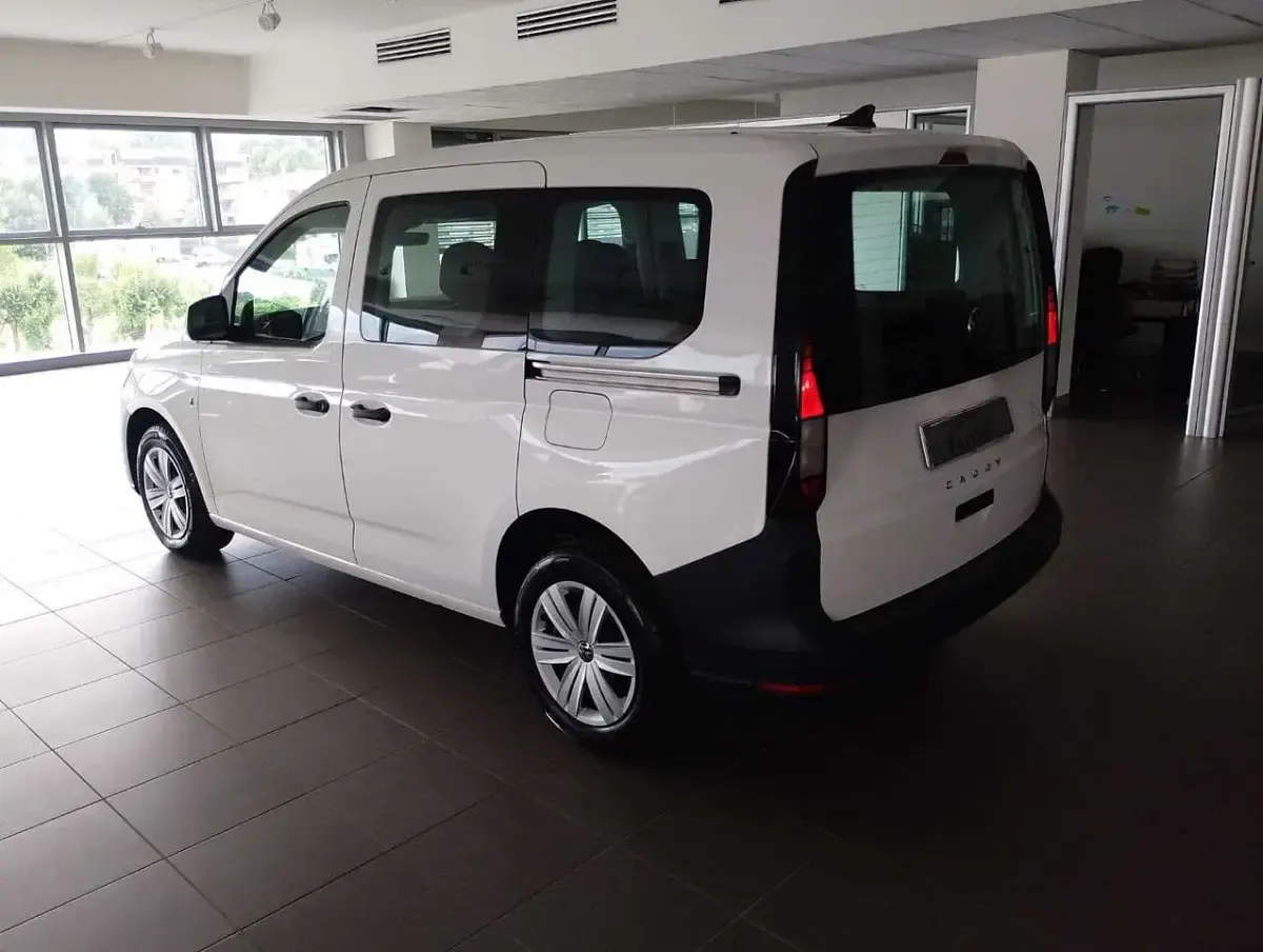 Usata VW Caddy 102 CV (75 kW) 2023 Bianco Monovolume