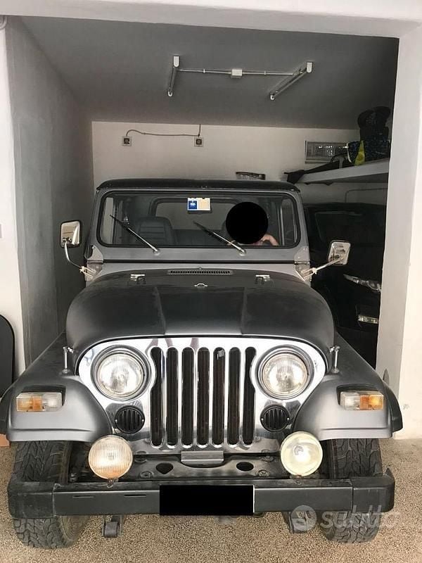 Grigio Usata 1984 Jeep CJ Cabrio | 8500 € - Immagine 1/3