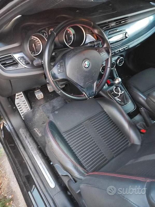 Usata Alfa Romeo Giulietta 105 CV (77 kW) 2010 Nero Berlina