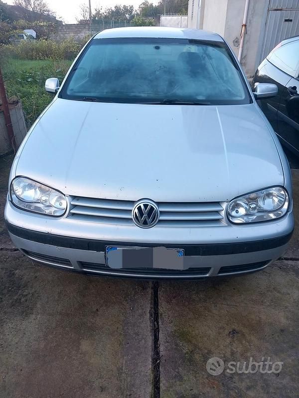Usata VW Golf IV 101 CV (74 kW) 2000 Grigio Utilitaria